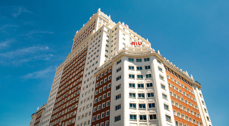 riu-hotels-resorts-2.jpg